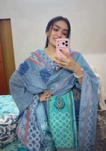 বাংলাদেশে আসার পরে যে প্যারায় পড়লাম গেদার বাপকে মিস করার কথা ভুলেই গেছি😔 Dress from:Nuhad's