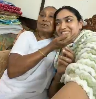 ঠাম্মি এমন করলে হবে বলেন তো??